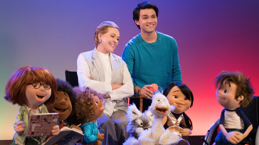 Julie's Greenroom 1. Sezon 8. Bölüm izle