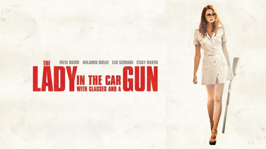 Arabadaki Gözlüklü ve Silahlı Kadın izle